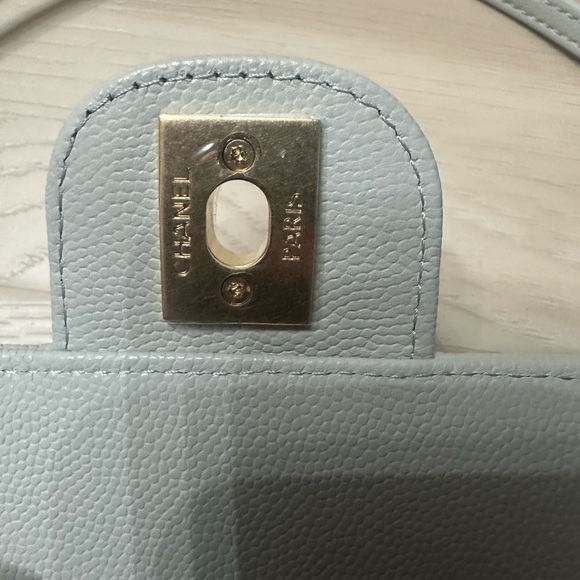 CHANEL Light green/grey Leather Shoulder Bag with Gold Logo - Picture 6 of 10